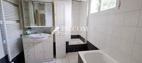 3 bedrooms House in Oisemont, France No. 363584 5