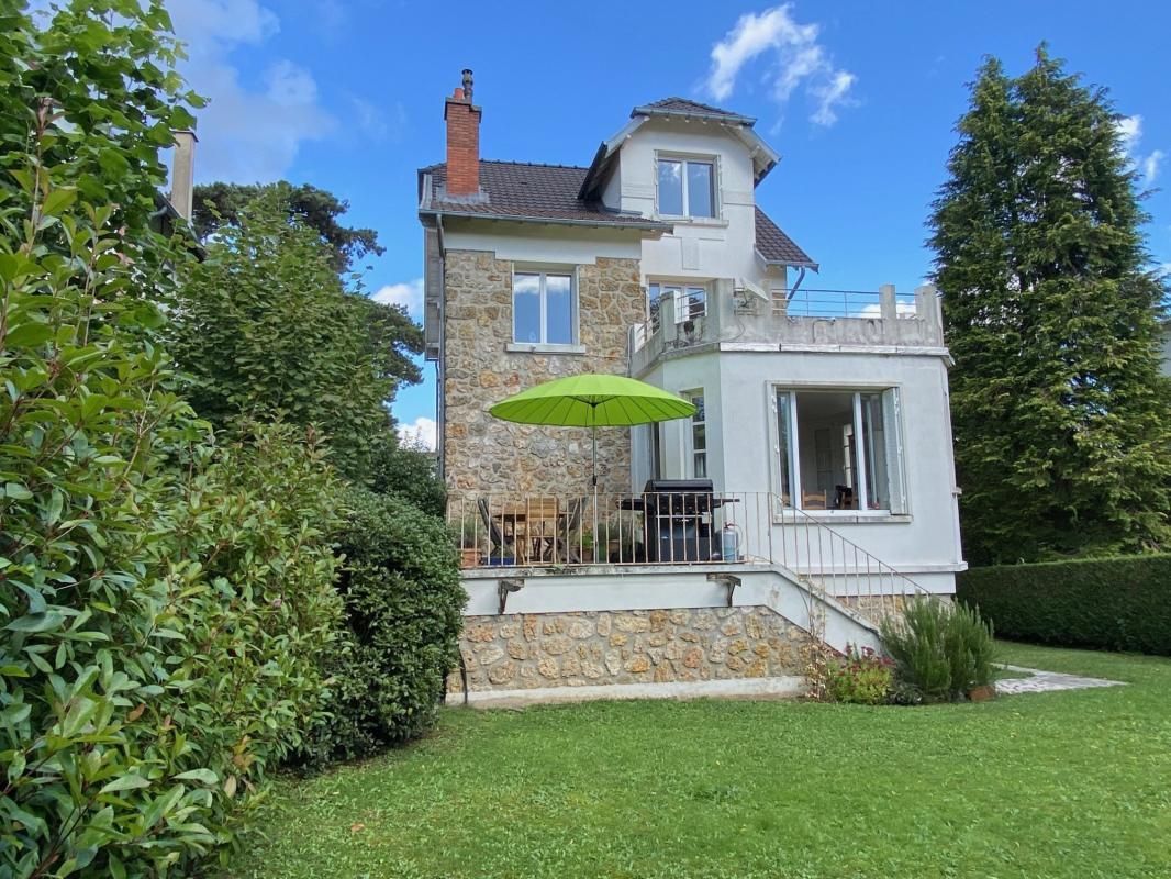 5 chambres Maison à Vaucresson, France No. 135699