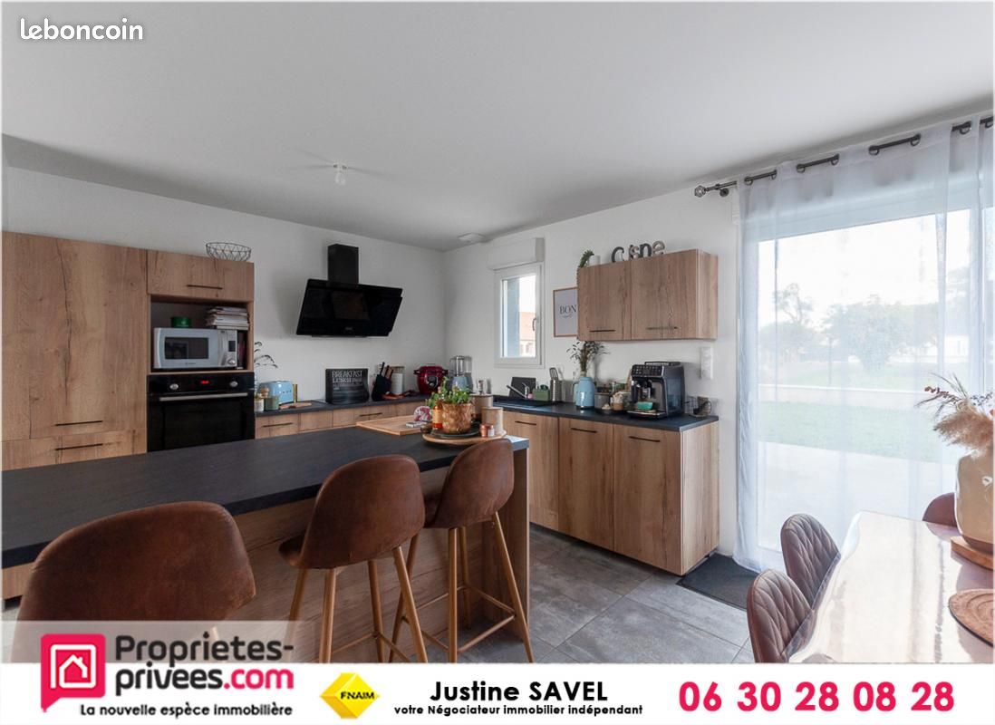 Casa de 4 habitaciónes en Mehun-sur-Yevre, France No. 229757