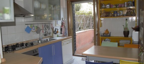 4 rooms Apartment in Rome, Italy No. 294887 7