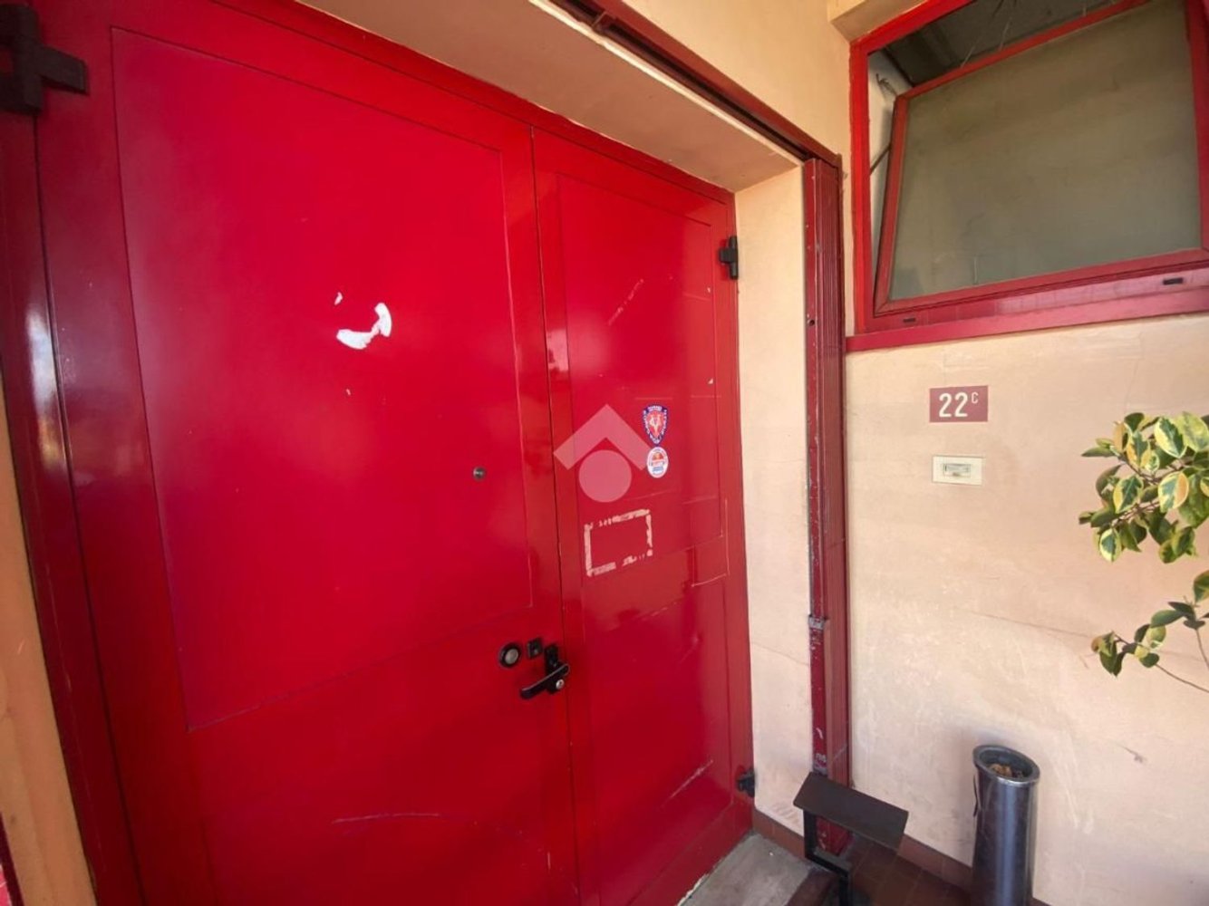 185m² Warehouse in Scandicci, Italy No. 229816