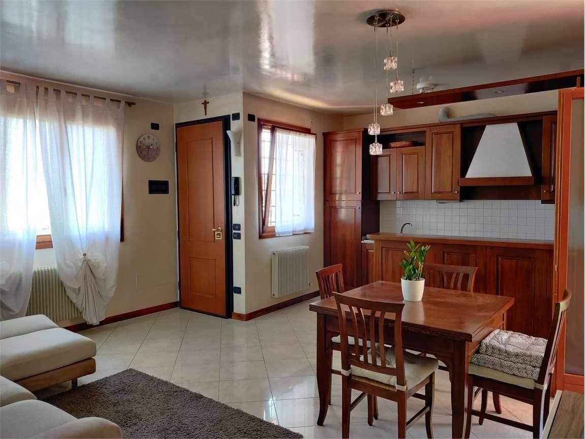 3 rooms Apartment in Giavera del Montello, Italy No. 101887