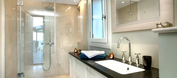 5 Schlafzimmer Villa in Antibes, France, Nr. 1454 15