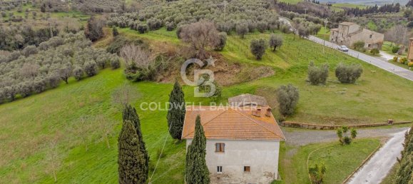 6 bedrooms Villa in Volterra, Italy No. 69449 3