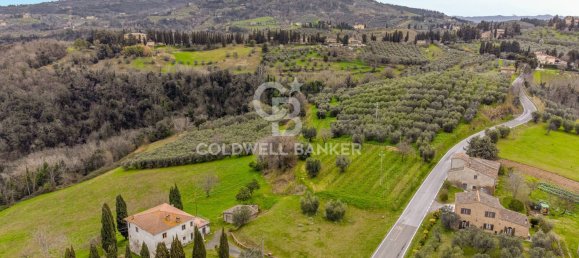 6 bedrooms Villa in Volterra, Italy No. 69449 4