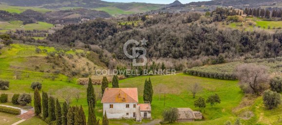 6 bedrooms Villa in Volterra, Italy No. 69449 5