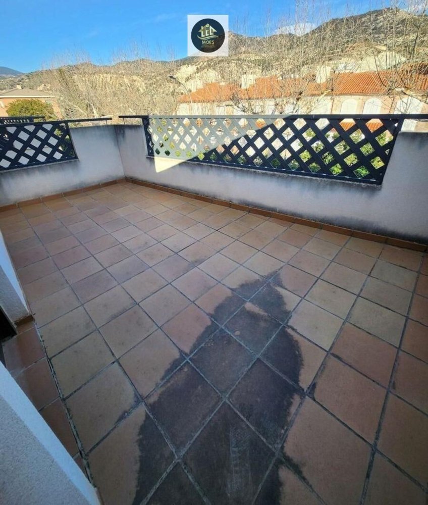 4 bedrooms House in Iznalloz, Spain No. 200748