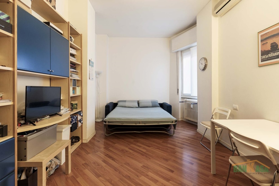 1 bedroom Apartment in Milan, Italy No. 391437