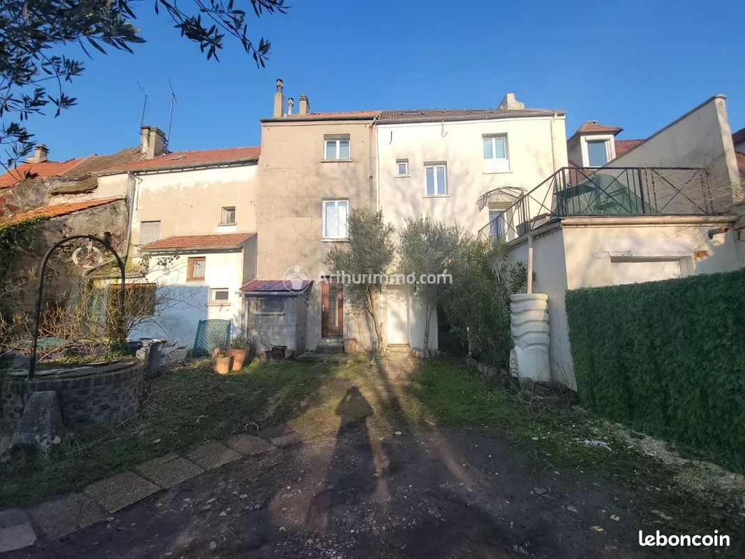 4غرفة منزل في Sarcelles, France رقم 125516