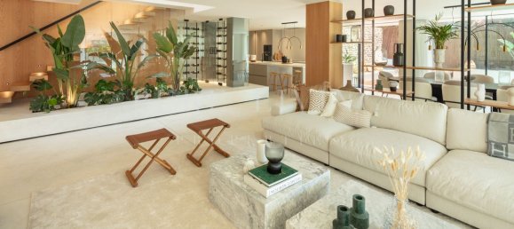 4 bedrooms Villa in Marbella, Spain No. 138603 8