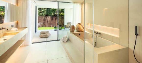 4 bedrooms Villa in Marbella, Spain No. 138603 18