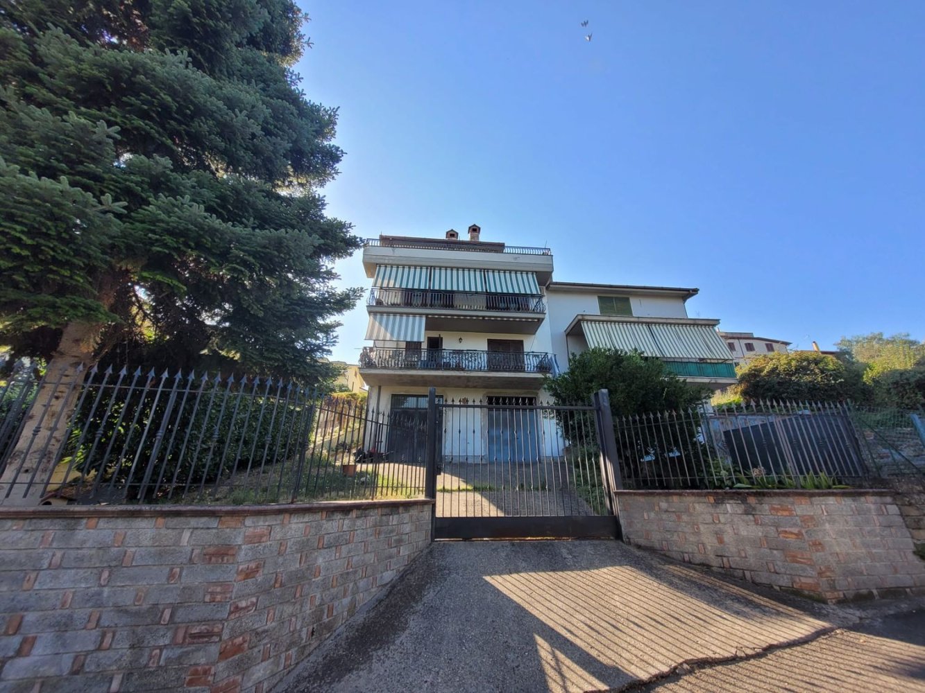 5 غرف نوم شقة في Mentana, Italy رقم 376862