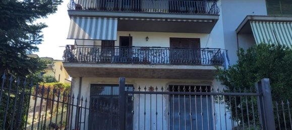 5 غرف نوم شقة في Mentana, Italy رقم 376862 2