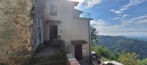 Casa de 9 habitaciónes en Pescaglia, Italy No. 281581 2