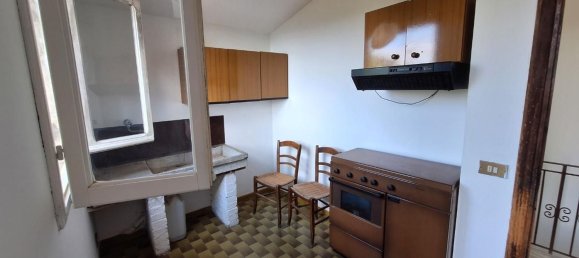 Casa de 9 habitaciónes en Pescaglia, Italy No. 281581 28