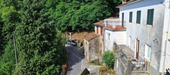 Casa de 9 habitaciónes en Pescaglia, Italy No. 281581 22