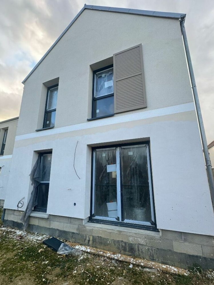 Casa de 3 dormitorios en Moissy-Cramayel, France No. 139785