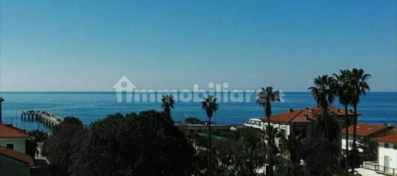 4 bedrooms Villa in Massa, Italy No. 72071 13