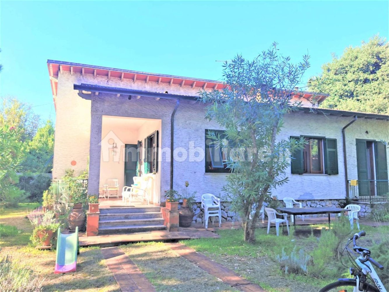 4 bedrooms Villa in Massa, Italy No. 72071