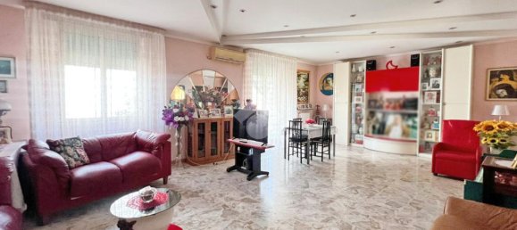 2 Schlafzimmer Wohnung in Foggia, Italy, Nr. 272046 8