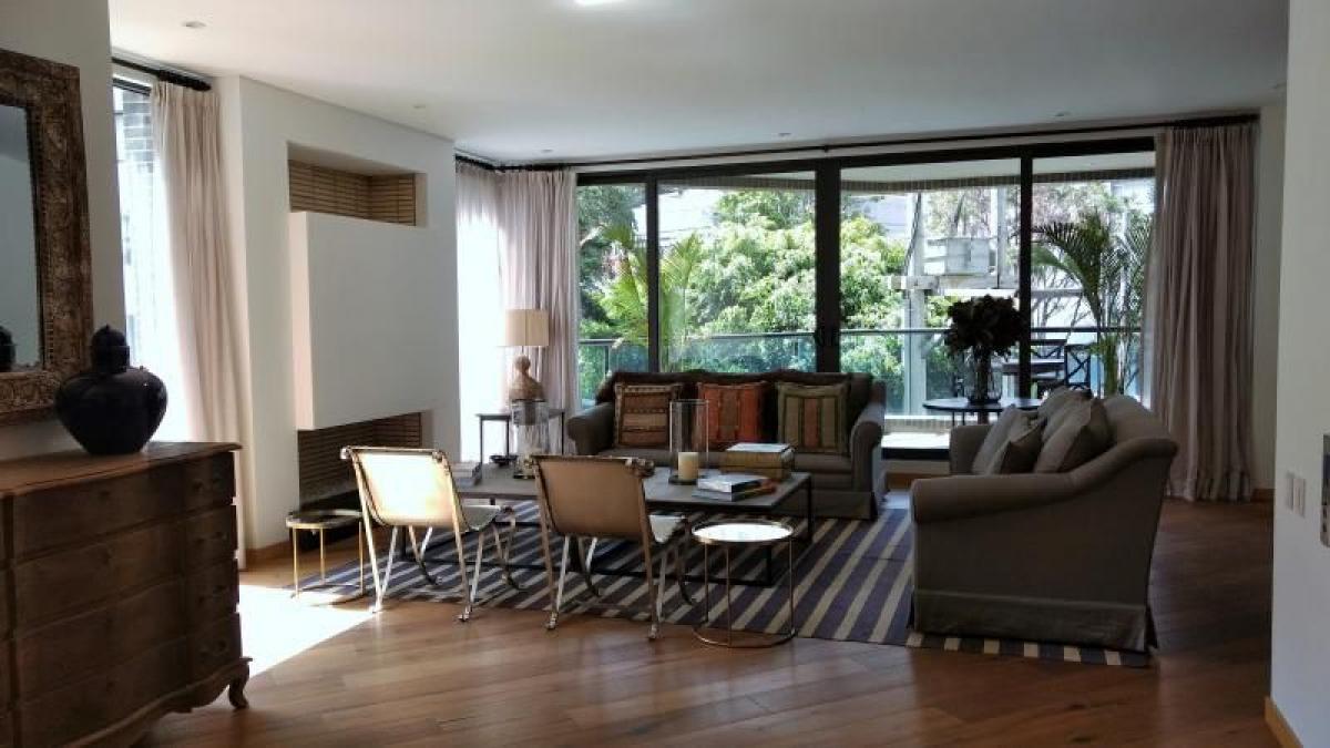 Casa de 3 dormitorios en Bogotá, Colombia No. 14367