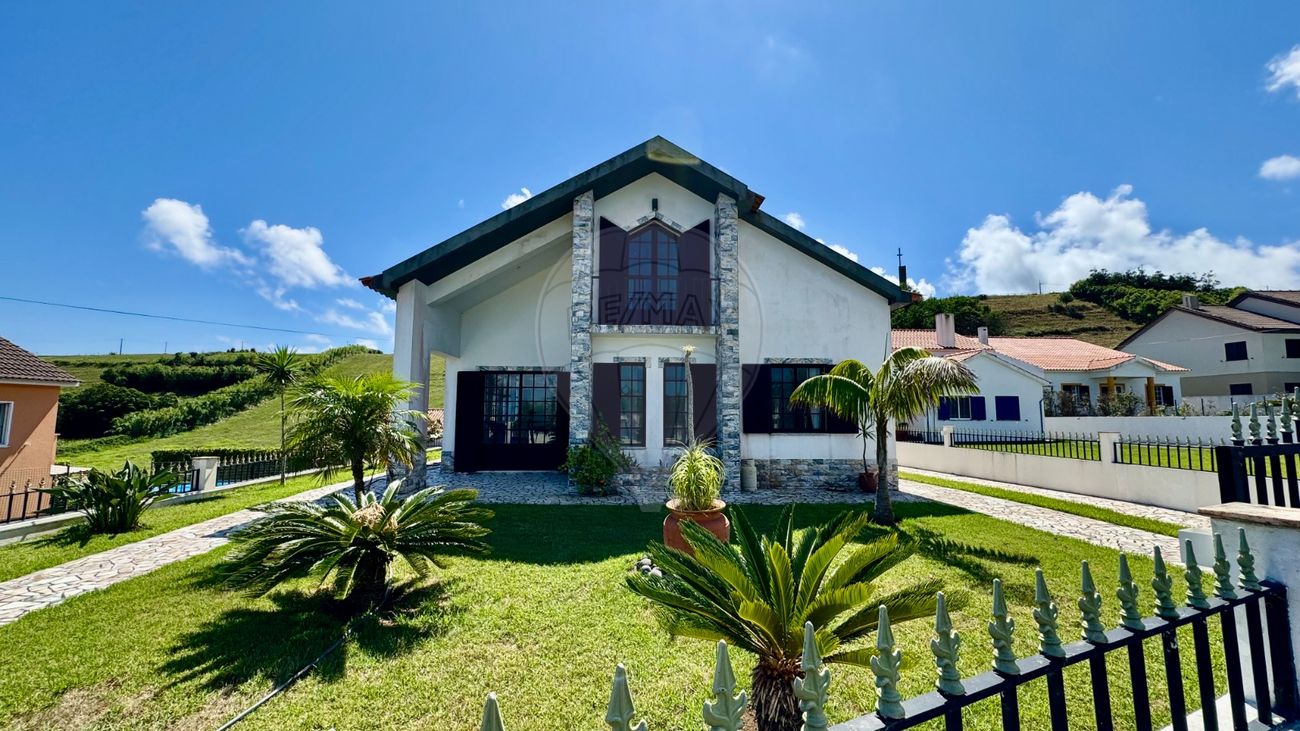 4 غرف نوم منزل في Horta, Portugal رقم 23824