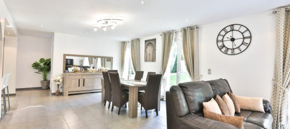 5 bedrooms House in Jouars-Pontchartrain, France No. 165214 4