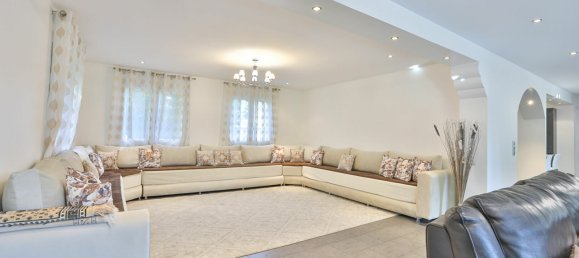 5 bedrooms House in Jouars-Pontchartrain, France No. 165214 6