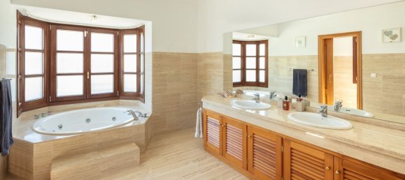 4 bedrooms Villa in Benahavis, Spain No. 4771 18