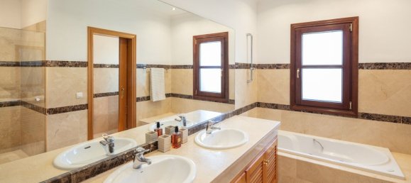 4 bedrooms Villa in Benahavis, Spain No. 4771 22