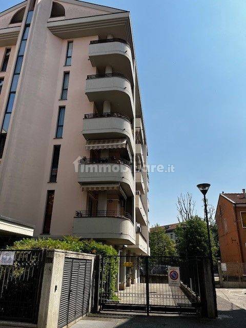 Квартира с 2 спальнями в Баранцате, Италия № 379914