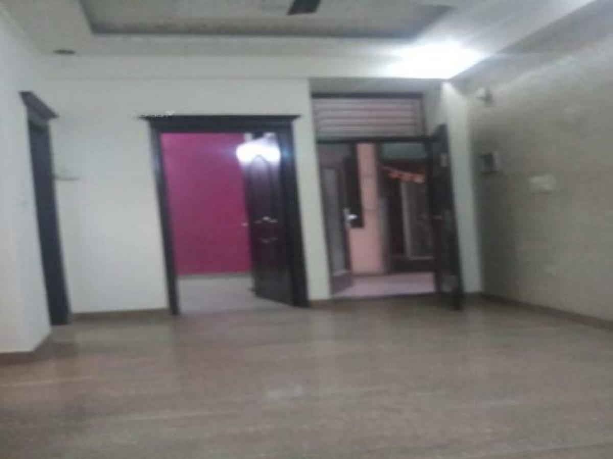 2 bedrooms House in Ghaziabad, India No. 8425