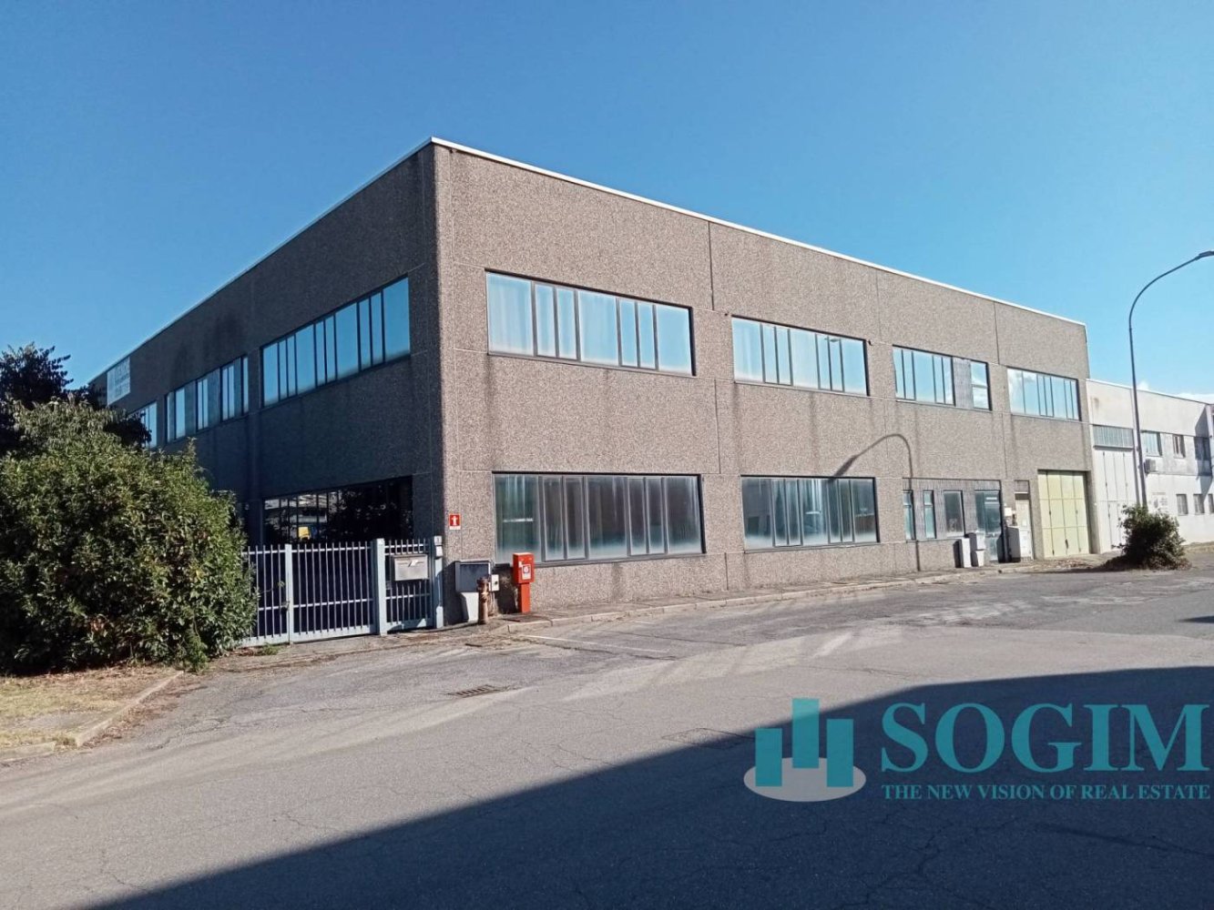 1540m² Warehouse in Gaggiano, Italy No. 130703