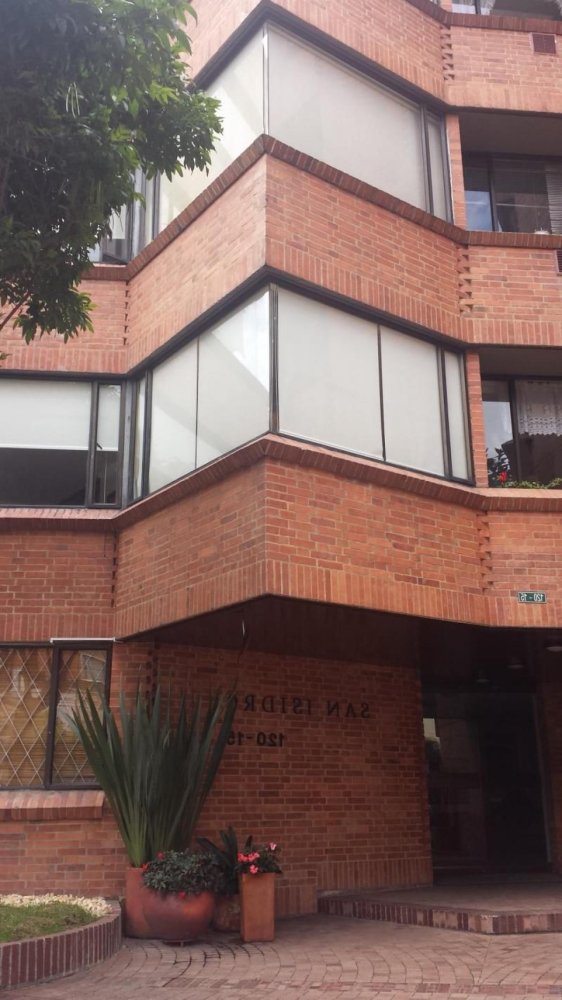 Casa de 3 dormitorios en Bogotá, Colombia No. 14158
