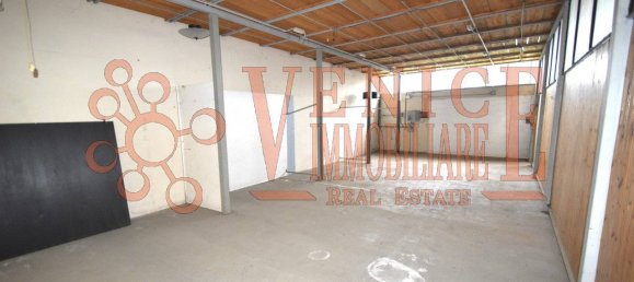 530m² Warehouse in Martellago, Italy No. 317716 9