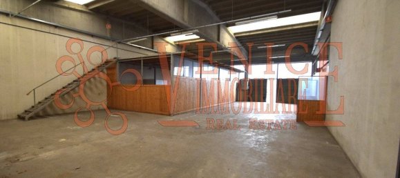 530m² Warehouse in Martellago, Italy No. 317716 7