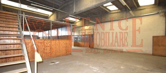 530m² Warehouse in Martellago, Italy No. 317716 5