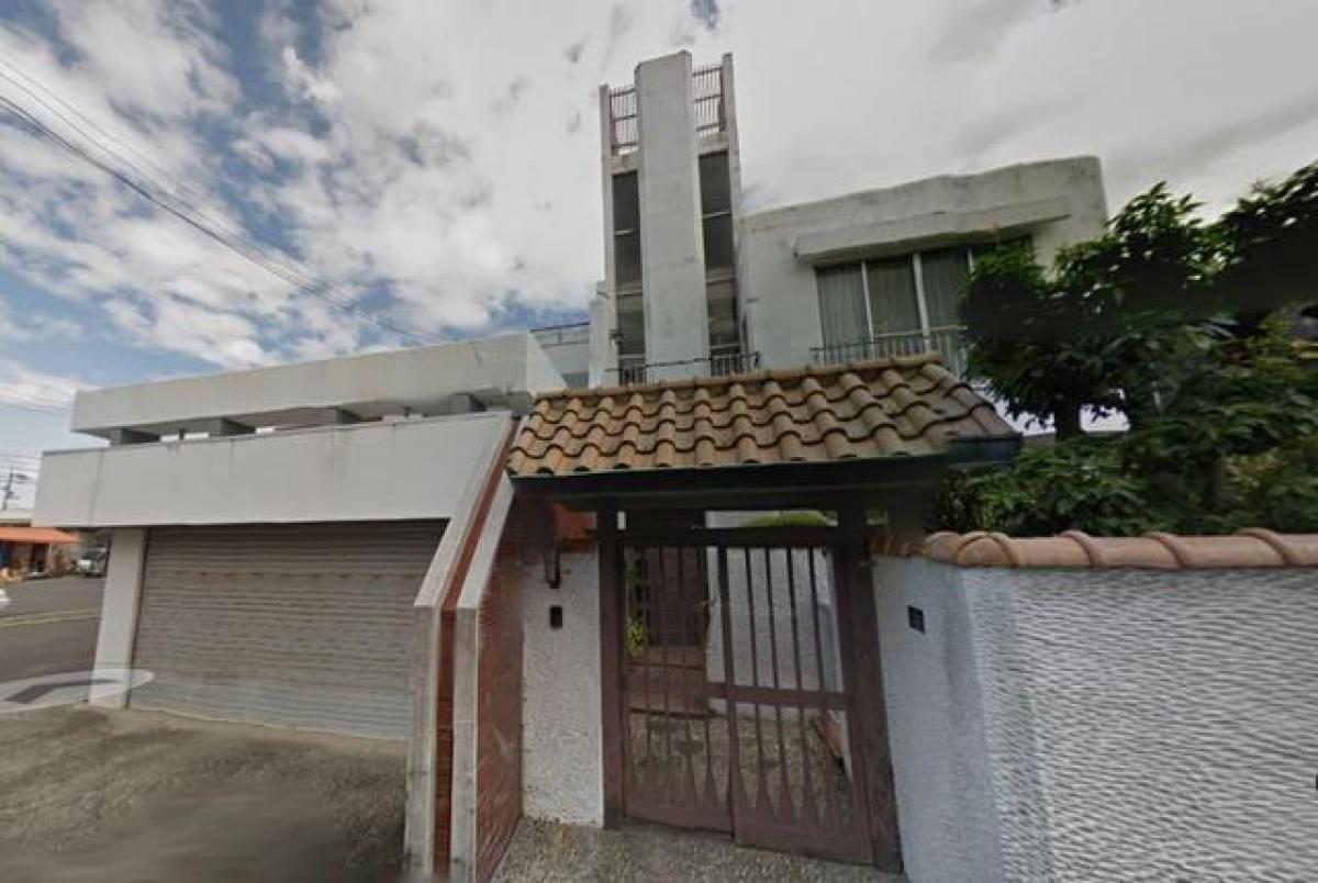 Casa de 7 dormitorios en Ehime, Japan No. 415