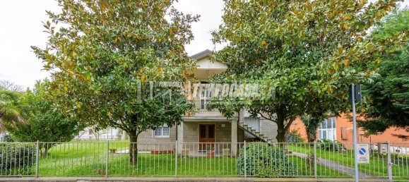 5 rooms Apartment in Medicina, Italy No. 137994 27