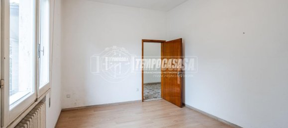 5 rooms Apartment in Medicina, Italy No. 137994 10