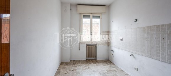 5 rooms Apartment in Medicina, Italy No. 137994 12