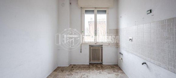 5 rooms Apartment in Medicina, Italy No. 137994 13