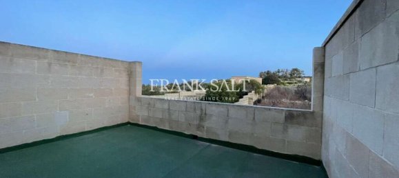 2 bedrooms Penthouse in Nadur, Malta No. 6172 2