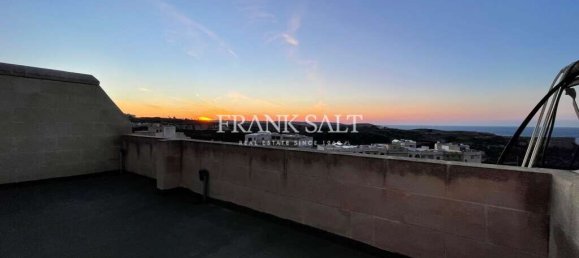 2 bedrooms Penthouse in Nadur, Malta No. 6172 4