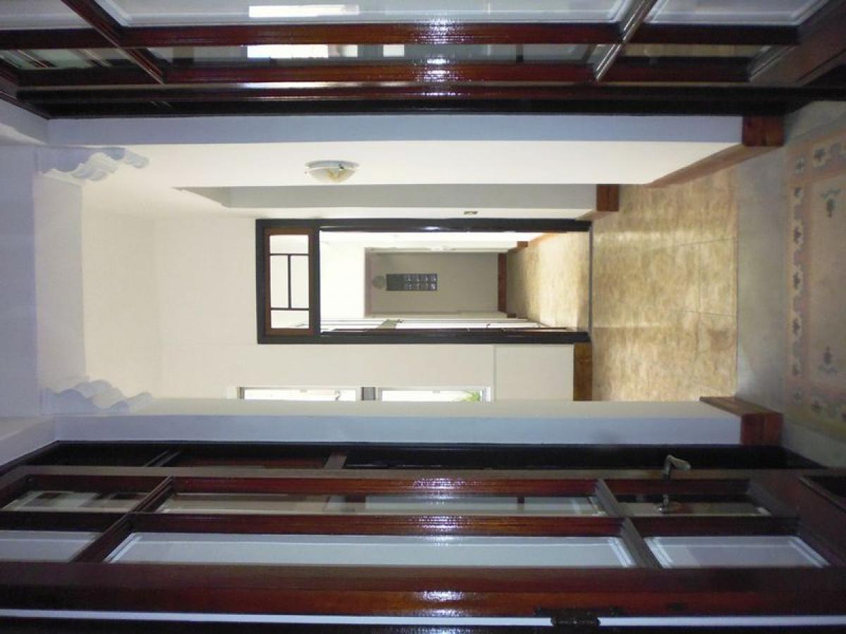 4 bedrooms House in Montevideo, Uruguay No. 2059