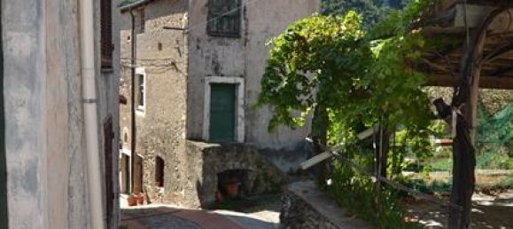 6 rooms House in Balestrino, Italy No. 176350 3