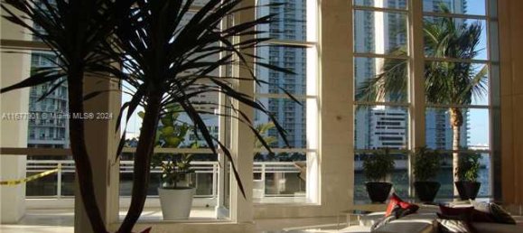 1 dormitorio propiedad comercial en venta en Miami, Miami-Dade, Florida, USA № 614685 8