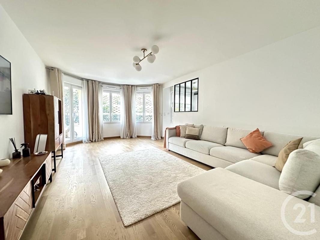 Квартира с 3 спальнями в Буживаль, Франция № 169061