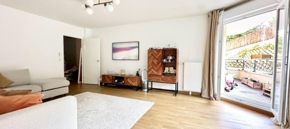 Квартира с 3 спальнями в Буживаль, Франция № 169061 3