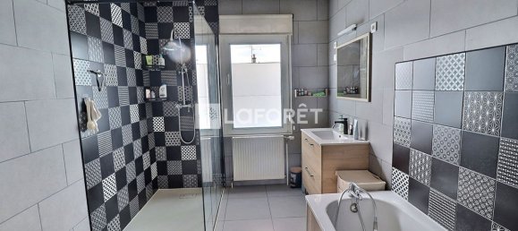 3 bedrooms House in Noyelles-les-Seclin, France No. 329737 5